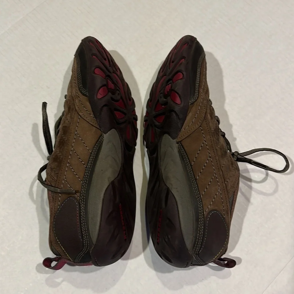 Merrell stone performance lace up hiking shoes in a suede brown with magenta